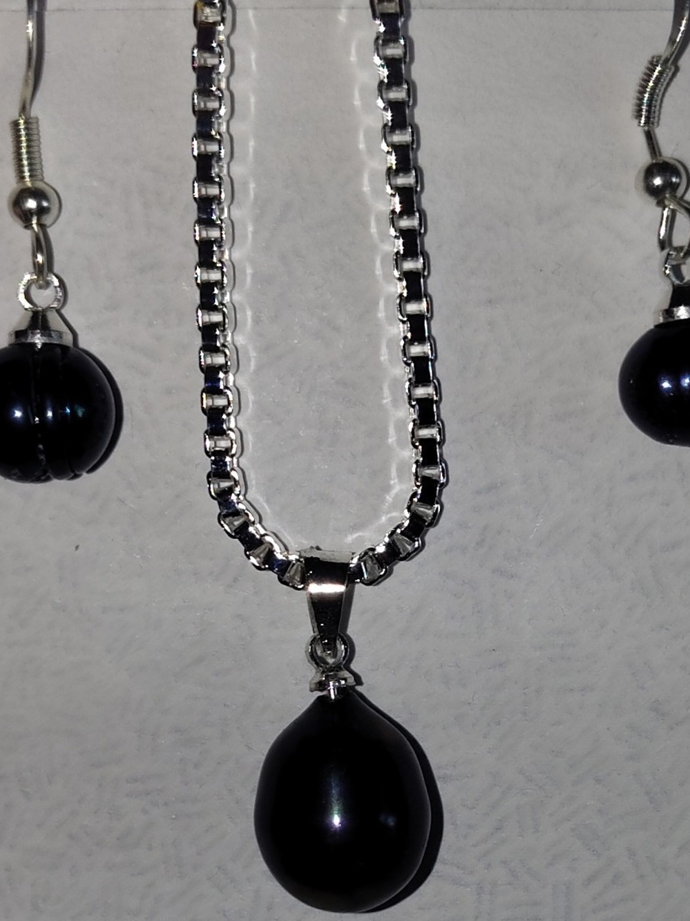 Pearl Black Teardrop Pearl Necklace with Matching Earrings